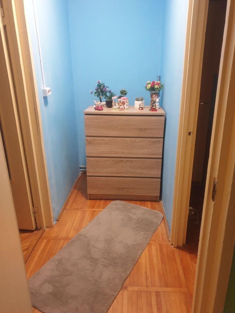 Apartament cu 3 camere cu centrala propie in bloc anvelopat