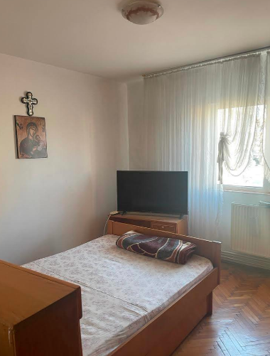 4 camere etaj 1 Lipovei langa SRI cu centrala