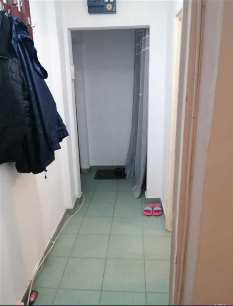 Apartament cu 2 camere la etajul 1 linga scoala