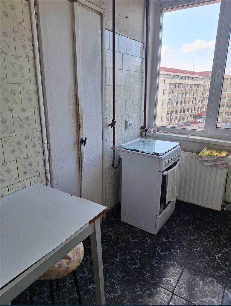 Apartament ultracentral cu 3 camere+garaj in CF