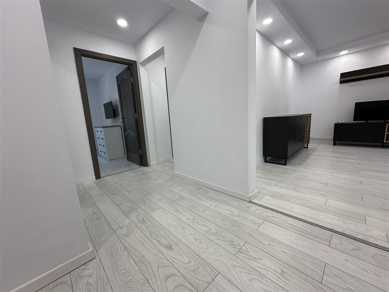 Apartament de lux la etajul 2 aproape de Spitalul Județean