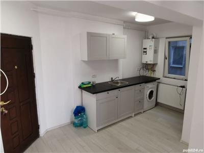 3 camere , etaj intermediar , Dacia